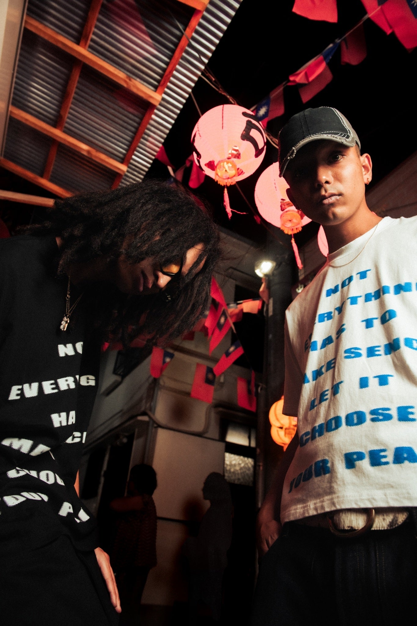 SPRAY GRAPHIC T-SHIRT