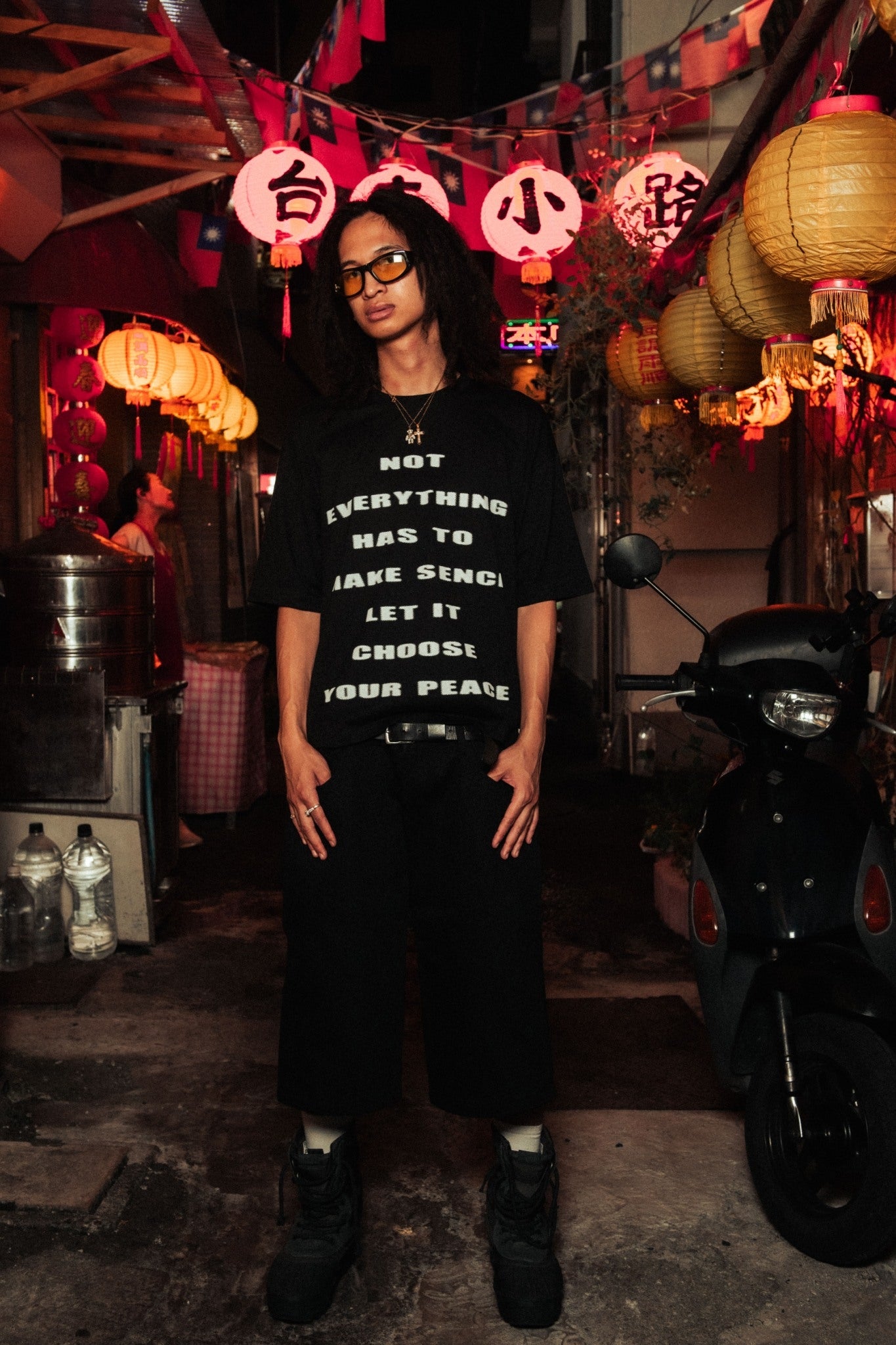 SPRAY GRAPHIC T-SHIRT